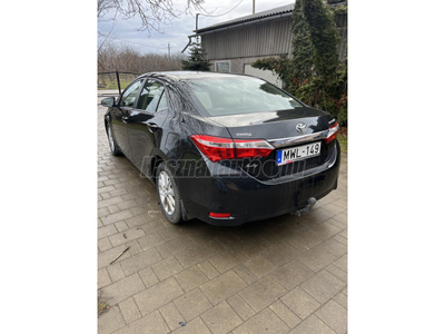 TOYOTA COROLLA Sedan 1.4 D-4D Active