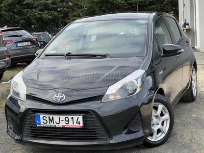 TOYOTA YARIS 1.5 HSD Active (Automata) HYBRID / VEZETETT SZERVIZKÖNYV