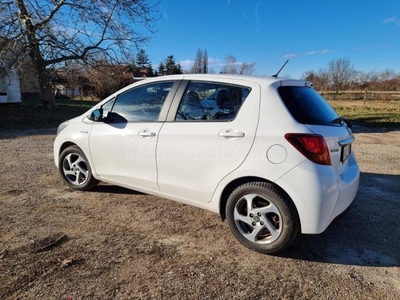 TOYOTA YARIS Hybrid 1.5 Automata