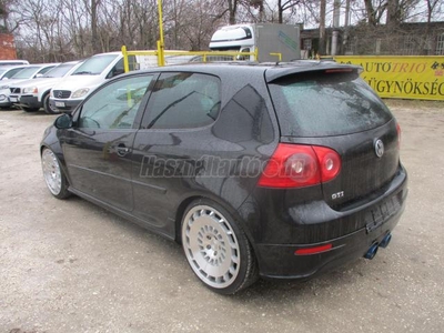 VOLKSWAGEN GOLF V 2.0 TFSI GTI 300+le