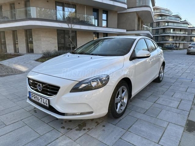 VOLVO V40 D4 190 ló ÁFA visszaig. N1. hátsó üléssorral