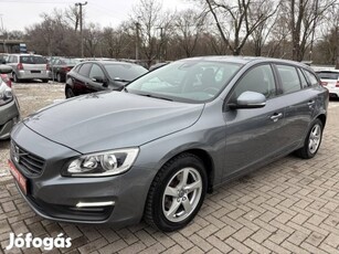 Volvo V60 2.0 D [D2] Momentum Teljes szervizmúl...