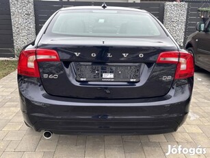 Volvo S60 2.0 D [D2] Momentum 57000km.Tempomat....