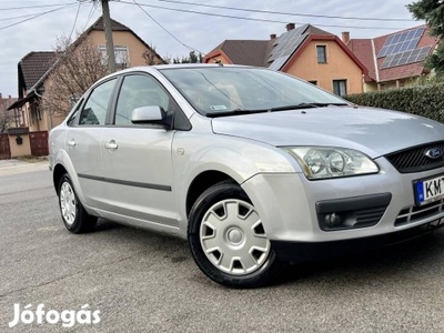 Ford Focus 1.6 Ambiente Magyarországi/Sedan/Klí...