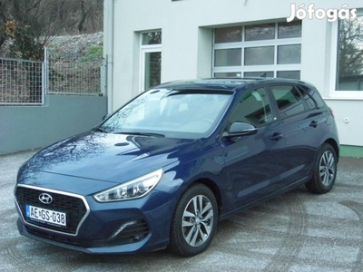 Hyundai I30 1.0 T-GDi Premium Szervizkönyv-TEMP...