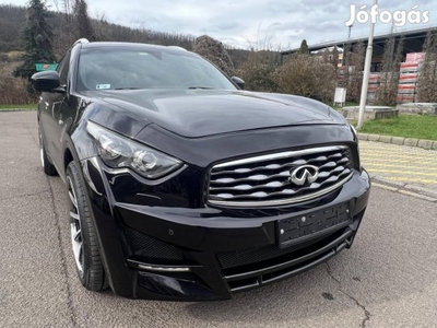 Infiniti FX30d 3.0 V6 S (Automata) Egyedi Megje...