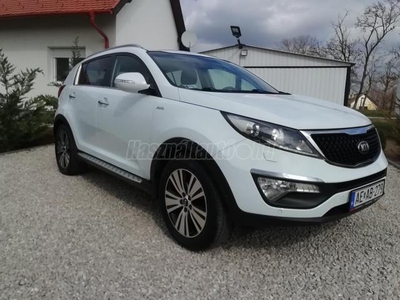 KIA SPORTAGE 2.0 CRDi EX Prémium 4x4 KIA Sportage 16V. xenon. 4x ülésfűtés. nagy navigáció. full extra. nagyon szép á