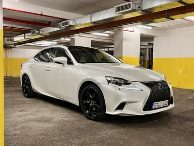 LEXUS IS 300h Luxury (Automata) hybrid garancia. ML