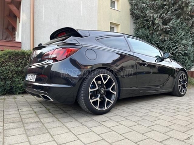 OPEL ASTRA J GTC 2.0 T Start-Stop OPC