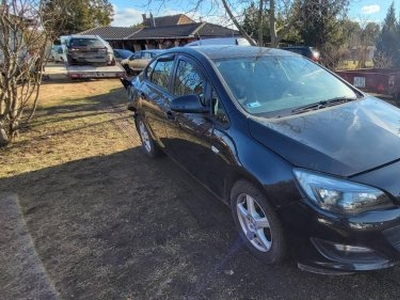 Opel Astra J Sedan 1.6 Business Magyarországi.E...