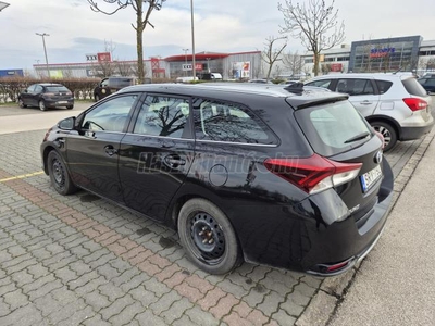 TOYOTA AURIS Touring Sports 1.8 HSD Active MY17 Tempomat (Automata)