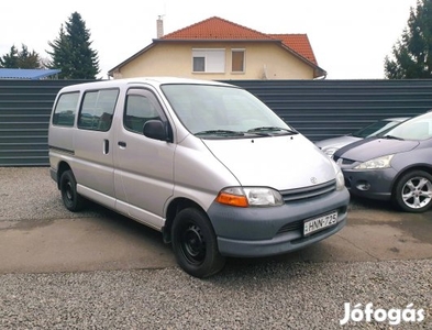 Toyota HI-ACE Hiace 2.4 D Glass Van 6 személy-...