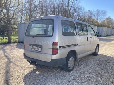 TOYOTA HI-ACE Hiace 2.4 D Glass Van