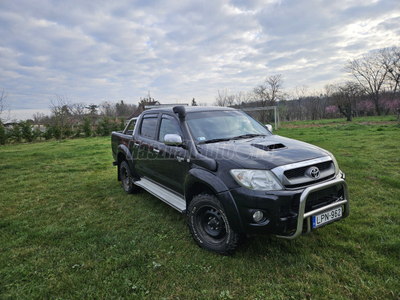 TOYOTA HI LUX Hilux 3.0 D-4D 4x4 Double SR+ (Automata)