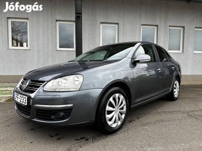 Volkswagen Jetta 1.6 Trendline Egykori szürke e...