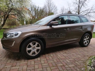 VOLVO XC60 2.4 D [D4] Kinetic