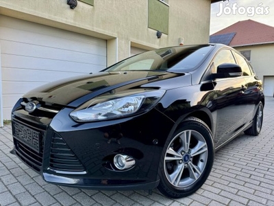 Ford Focus 1.6 TDCi Titanium Full/Digit.Klíma/Ü...