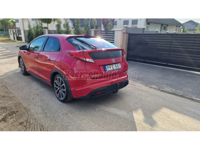 HONDA CIVIC 2.2 CTDi Executive egyedi megjelenés