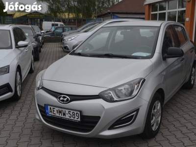 Hyundai I20 1.25 Life AC 119.697 KM ! Végig VEZ...