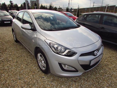 HYUNDAI I30 1.4i Life 110.000km.gyári fényezés.digitklíma.2kulcs.szép állapot