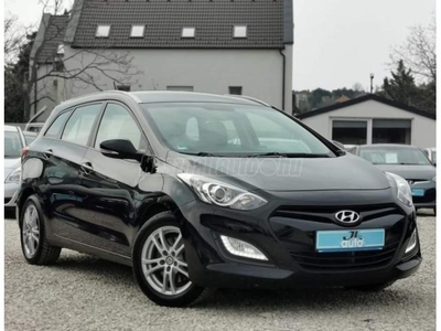 HYUNDAI I30 1.6 CRDi LP Comfort NAVI+4xEL ABLAKOK+EL.TÜKRÖK+KLÍMA++++