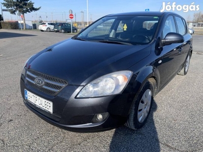 KIA CEE'D 1.6 EX félbőr.napfénytető.1.6 i!!