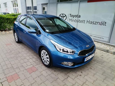 KIA CEE'D 1.6 GDI EX DCT Mo-i. szervizkönyv. 1 év főelem garancia