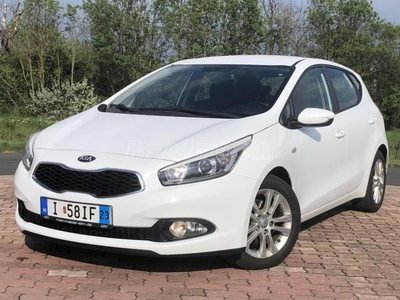 KIA CEE'D 1.6 GDI LX Szervízkönyv.ülés-kormányfűtés.parkradar.bluetooth