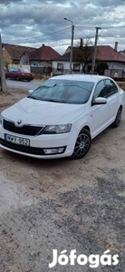 Škoda Rapid 1.2, 86le,itthoni,vezetett szervízkönyv,karcolások a fénye