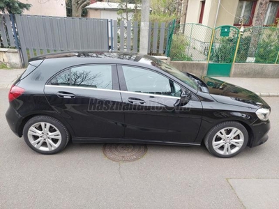 MERCEDES-BENZ A 180 Urban LED lámpa.NAVI.friss szervíz.elől-hátul radar.17ALU