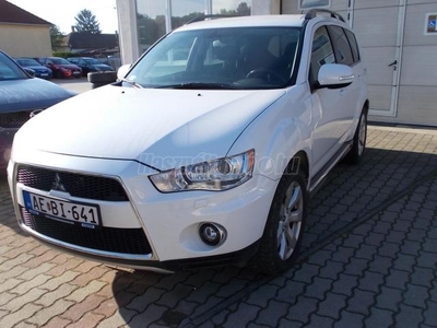 MITSUBISHI OUTLANDER 2.2 DI-D Invite 4WD Márkaszerviz!