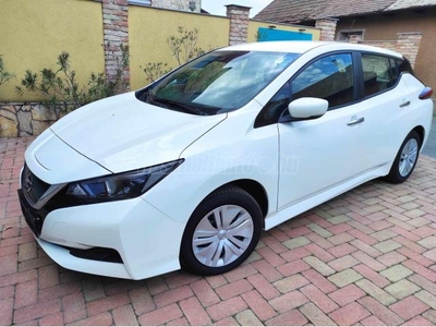 NISSAN LEAF Visia 40kWh (Automata) csak 3 éves. akku 12/'2. garanciás. törésmentes. vezetett szervizkönyv.azonnal