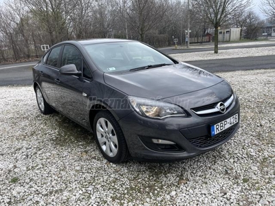 OPEL ASTRA J 1.4 T Business 61000km. Benzines