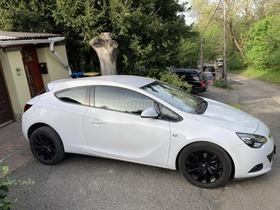 OPEL ASTRA J GTC 1.4 T Start-Stop Active