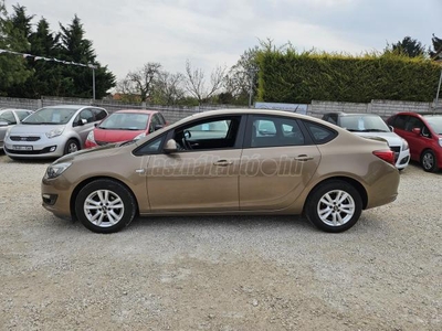 OPEL ASTRA J Sedan 1.4 T Enjoy SZERVIZKÖNYV-ÜLÉSFŰTÉS-ALUFELNI!