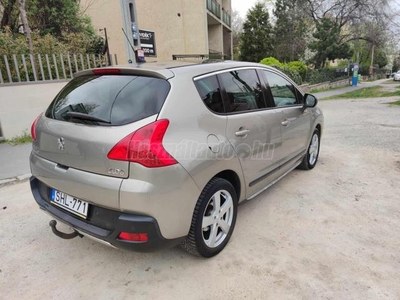 PEUGEOT 3008 2.0 HDi Premium Pack