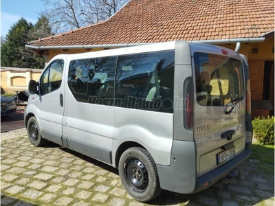 RENAULT TRAFIC 2.5 dCi L1H1 Passenger