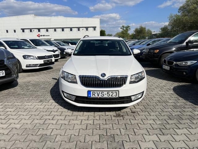 SKODA OCTAVIA Combi 1.6 CR TDI Style DSG Megkímélt állapot.173eKm!