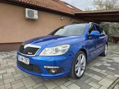 SKODA OCTAVIA Combi RS 2.0 TDI DSG XENON/NAVI/TEMPOMAT/NAPFÉNYTETŐ/FRISS MŰSZAKI