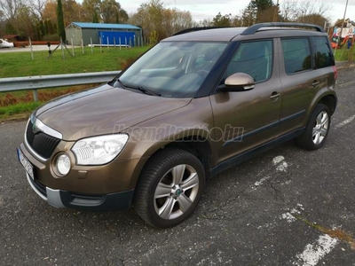 SKODA YETI 2.0 CR TDI Ambition 4x4 DSG Vezetett szervizkönyv