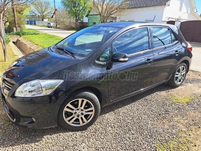 TOYOTA AURIS 1.6 Luna