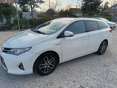 TOYOTA AURIS 1.8 HSD Active (Automata) // Ülés fűtés // Tempomat // Digit klíma // Navi // Garancia