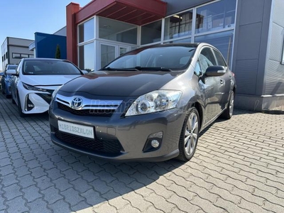 TOYOTA AURIS 1.8 HSD Sol Navi (Automata) Karambolmentes. 2ÉV GARANCIA