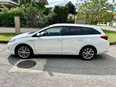 TOYOTA AURIS Touring Sports 1.8 HSD Icon (Automata)