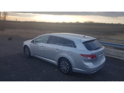 TOYOTA AVENSIS 1.8 Sol