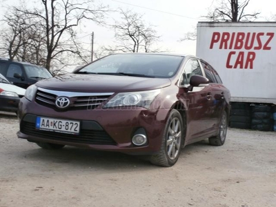 TOYOTA AVENSIS Wagon 2.2 DCAT Executive KLÍMA! NAVI! TOLATÓ KAMERA! TEMPOMAT!