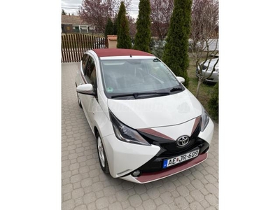 TOYOTA AYGO X-POSE LIMITÁLT KIADÁS VÁSZONTETŐ TOLATÓKAMERA KULCSNÉLKÜLI NYITÁS ÉS INDÍTÁS