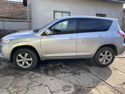 TOYOTA RAV 4 Rav4 2.2 D-4D Executive Navi