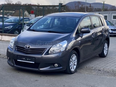 TOYOTA VERSO 1.8 Style +7 FŐS+PANORÁMA TETŐ+TEMPOMAT+TÉLI KERÉK+RADAR ELŐL-HÁTUL+KITŰNŐ ÁLLAPOT+