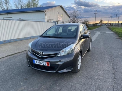 TOYOTA YARIS 1.0 Active